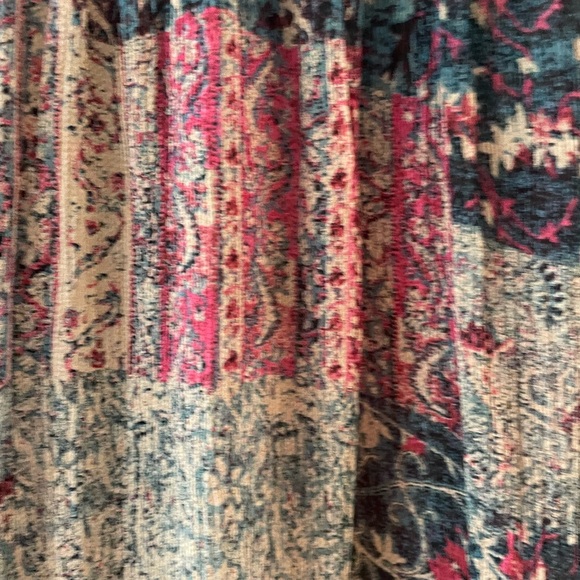 Lucky Brand 100% silk multi coloured lightweight wide neck top SIZE S - Picture 2 of 7